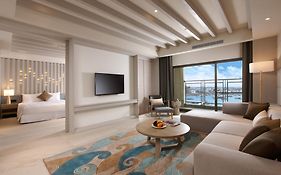 Discovery Hotel